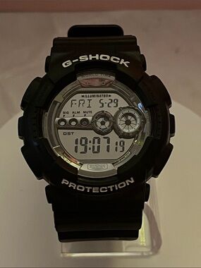 G-SHOCK GD-100BW Black Digital Watch 20ATM, Shock Resistant 50mm